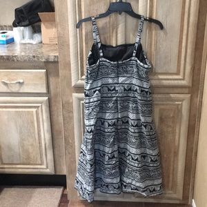 Pretty “Sandra Darren” Dress (Women’s Size 12)